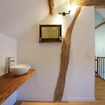 Fijn, Recent Volledig Gerenoveerd In *