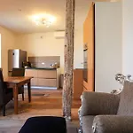 Fijn, Recent Volledig Gerenoveerd In