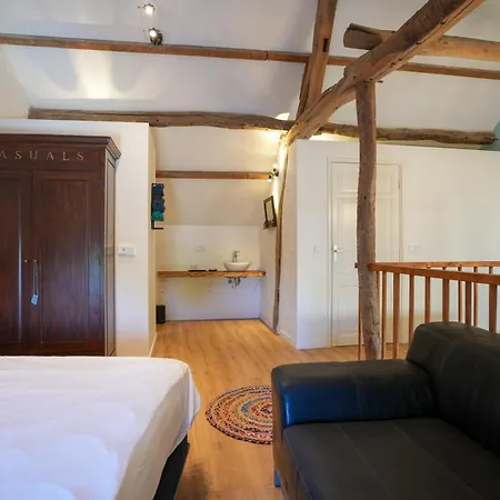 Fijn, Recent Volledig Gerenoveerd In Appartamento