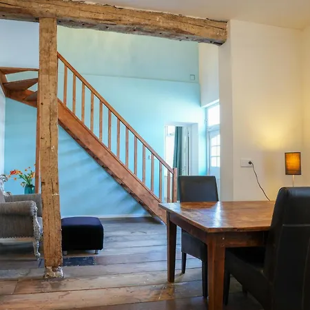 Fijn, Recent Volledig Gerenoveerd In Maastricht