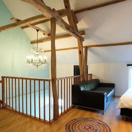 Fijn, Recent Volledig Gerenoveerd In Appartamento