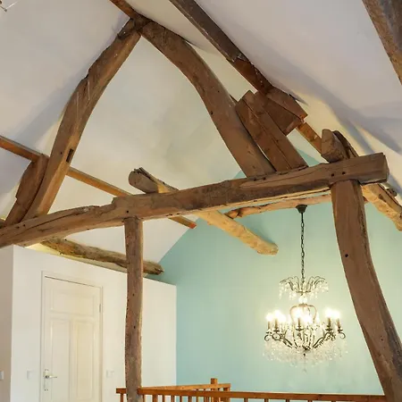 Fijn, Recent Volledig Gerenoveerd In Appartamento *