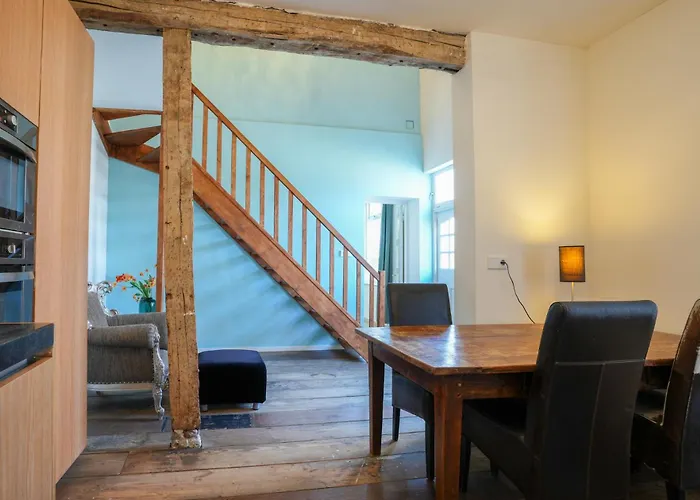 Fijn, Recent Volledig Gerenoveerd In Маастрихт