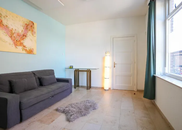 Fijn, Recent Volledig Gerenoveerd In * Maastricht