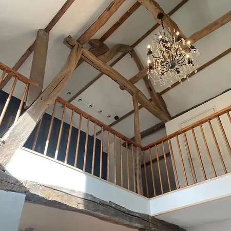 Fijn, Recent Volledig Gerenoveerd In Appartement *