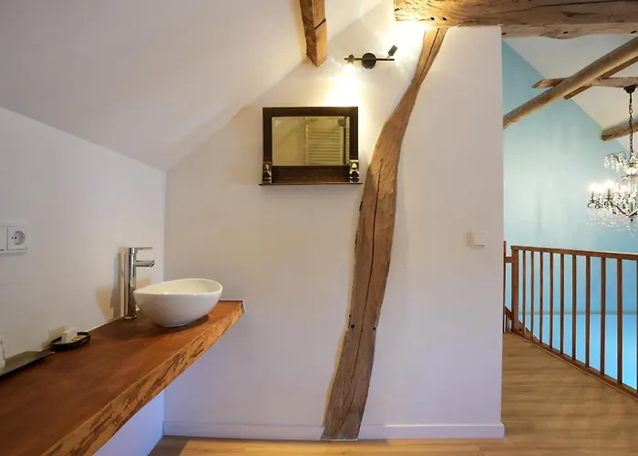 Fijn, Recent Volledig Gerenoveerd In *